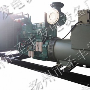康明斯動力配套700KW柴油發(fā)電機組KT38-GA