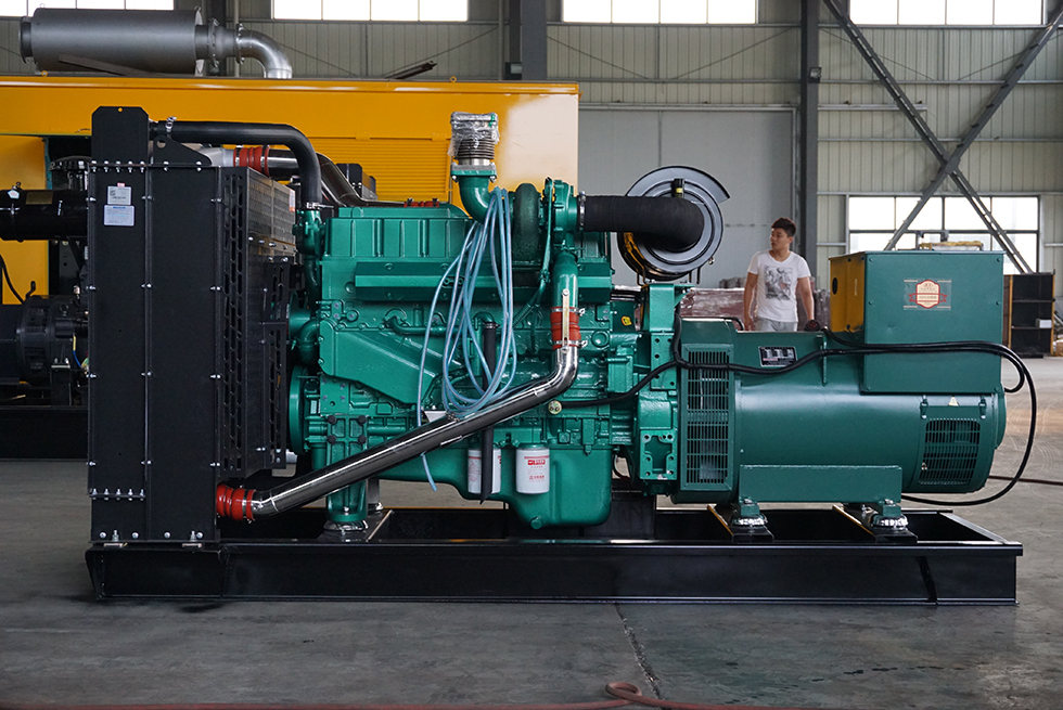YC6MK350L-D20玉柴200KW柴油發(fā)電機(jī)組報價