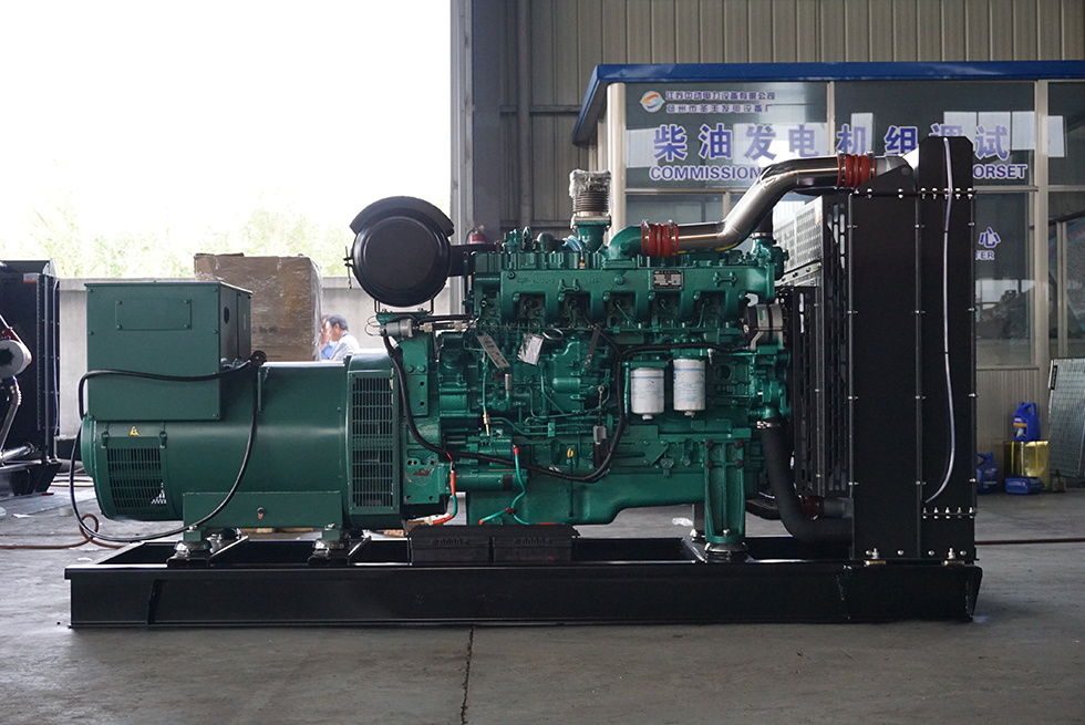 YC6MK350L-D20玉柴200KW柴油發(fā)電機(jī)組報價
