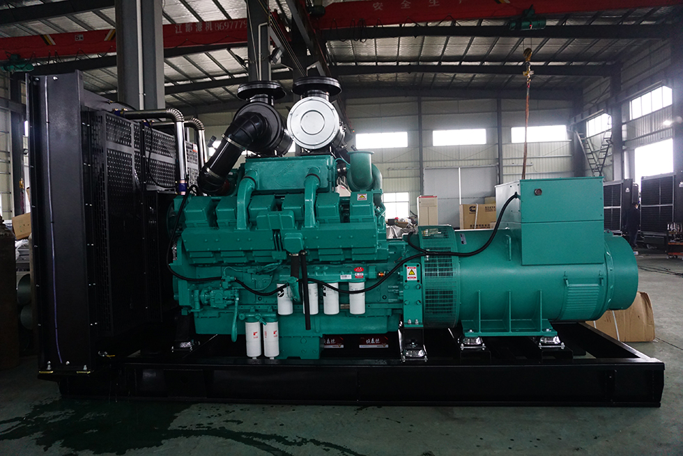 KTA38-G2重慶康明斯動力配套700KW柴油發電機組報價
