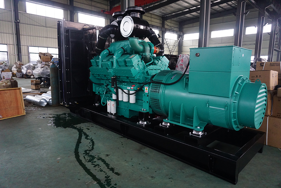 KTA38-G2重慶康明斯動力配套700KW柴油發電機組報價