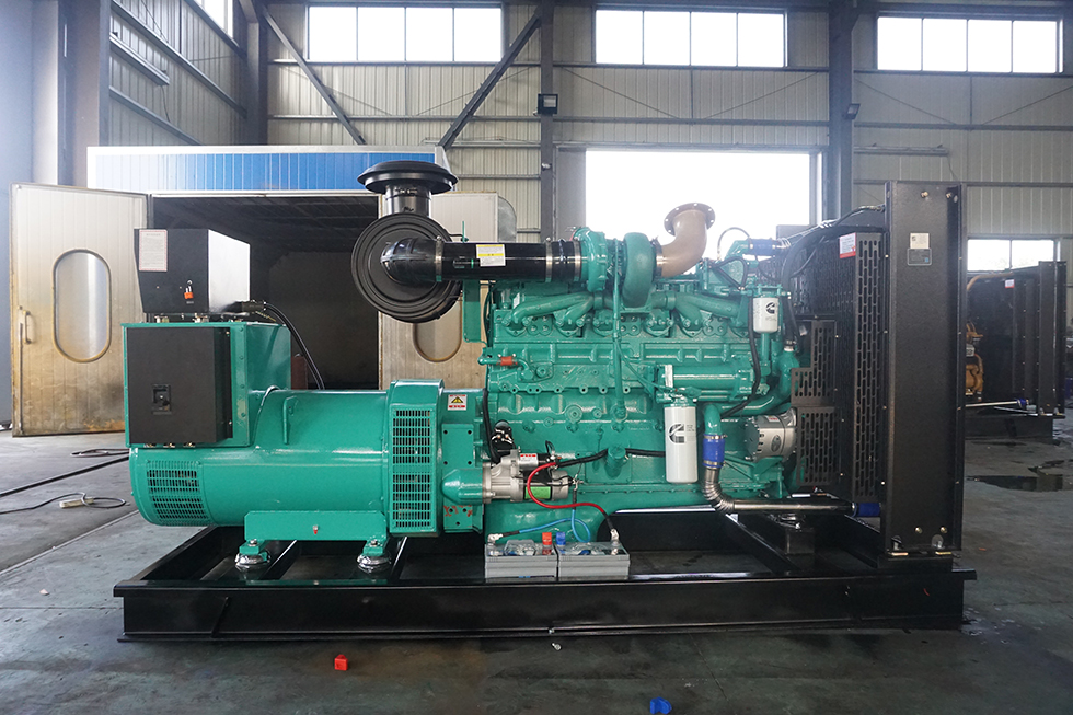 NTA855-G4重慶康明斯動力配套300KW柴油發(fā)電機組報價