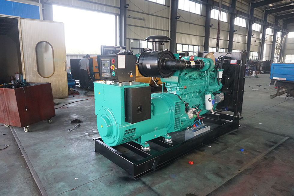 NTA855-G4重慶康明斯動力配套300KW柴油發(fā)電機組報價