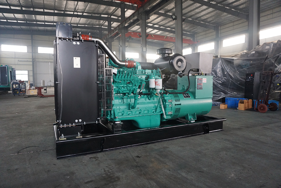 6BTAA5.9-G12東風(fēng)康明斯動力配套120KW柴油發(fā)電機(jī)組報(bào)價