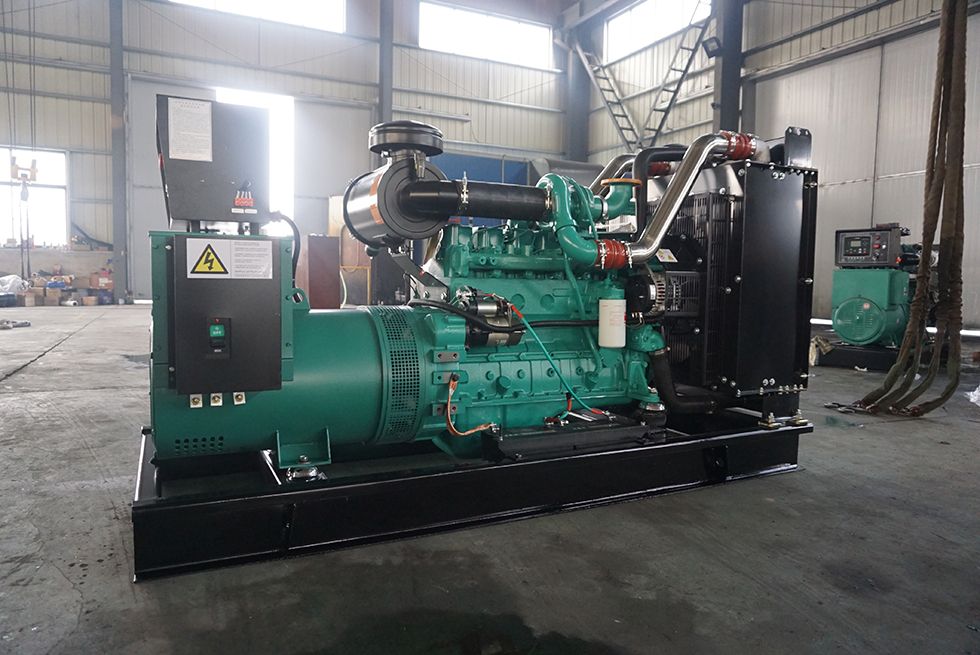 6BTAA5.9-G12東風(fēng)康明斯動力配套120KW柴油發(fā)電機(jī)組報(bào)價