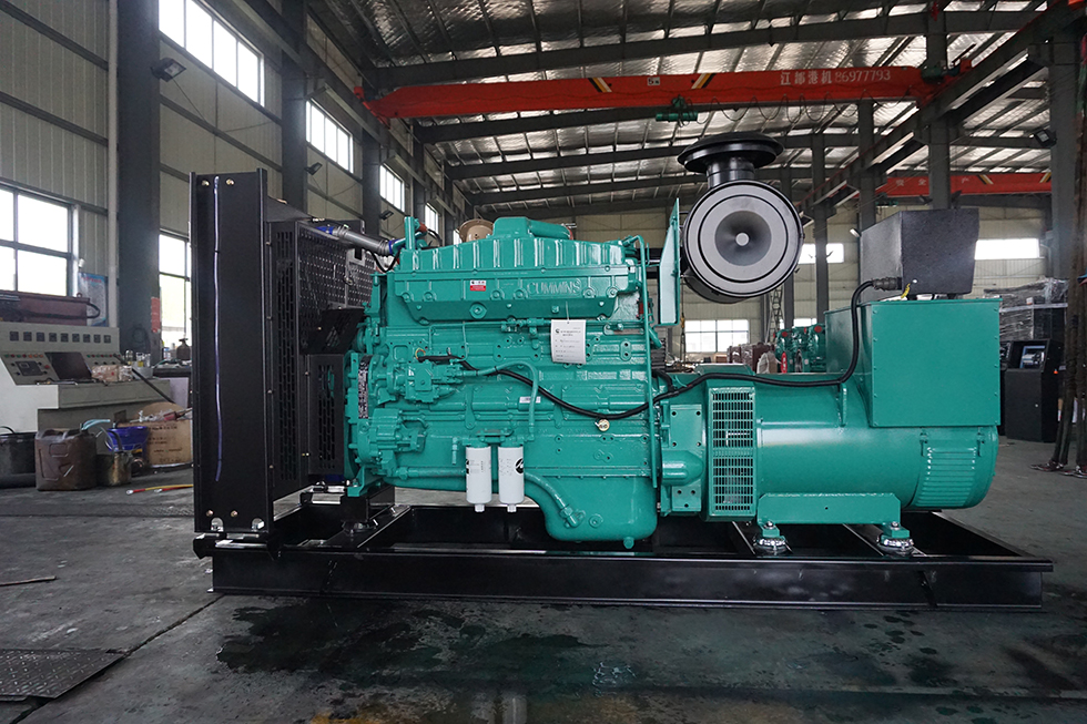NTA855-G1B重慶康明斯動(dòng)力配套300KW柴油發(fā)電機(jī)組報(bào)價(jià)